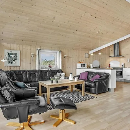 Stunning Home In Tarm With Sauna 別荘 *